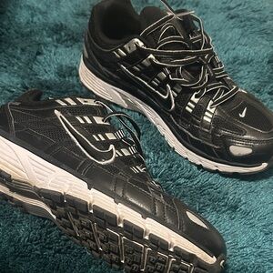 Nike Black and White Athletic Shoes